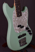Load image into Gallery viewer, 2023 Fender American Performer Mustang Bass