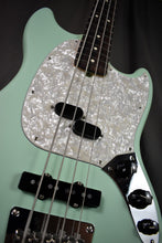 Load image into Gallery viewer, 2023 Fender American Performer Mustang Bass