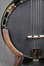 Load image into Gallery viewer, Gold Tone &quot;Bluegrass Heart&quot; Bela Fleck Signature Mastertone Banjo