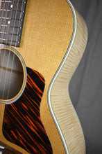 Load image into Gallery viewer, Bourgeois &quot;The Artist&quot; L-DBO 12-Fret Maple