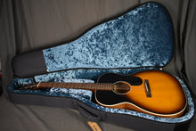 Load image into Gallery viewer, 2024 Martin 000-17 Whiskey Sunset