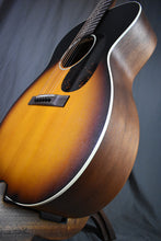 Load image into Gallery viewer, 2024 Martin 000-17 Whiskey Sunset