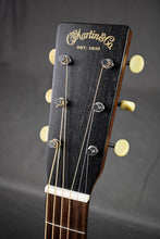 Load image into Gallery viewer, 2024 Martin 000-17 Whiskey Sunset