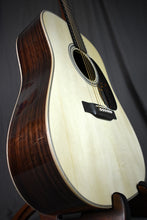 Load image into Gallery viewer, Martin Custom Shop D-28 Wild Grain