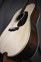 Load image into Gallery viewer, Martin Custom Shop D-28 Wild Grain