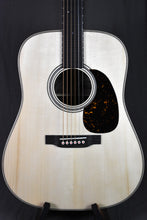 Load image into Gallery viewer, Martin Custom Shop D-28 Wild Grain