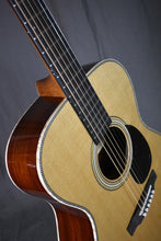 Load image into Gallery viewer, Martin Custom Shop OM-28 Cocobolo