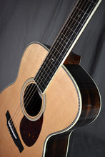 Load image into Gallery viewer, Collings 002H 14-Fret Old Growth Sitka &amp; 42-Style Snowflakes