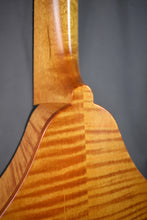 Load image into Gallery viewer, 2025 MT Honey Amber