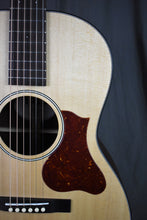 Load image into Gallery viewer, Iris RCM-000 Sinker Salmon Sitka / Cocobolo