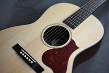 Load image into Gallery viewer, Iris RCM-000 Sinker Salmon Sitka / Cocobolo