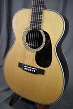 Load image into Gallery viewer, Martin 00-28 Modern Deluxe