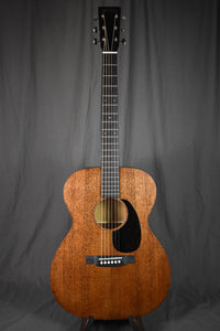 Martin 000-17