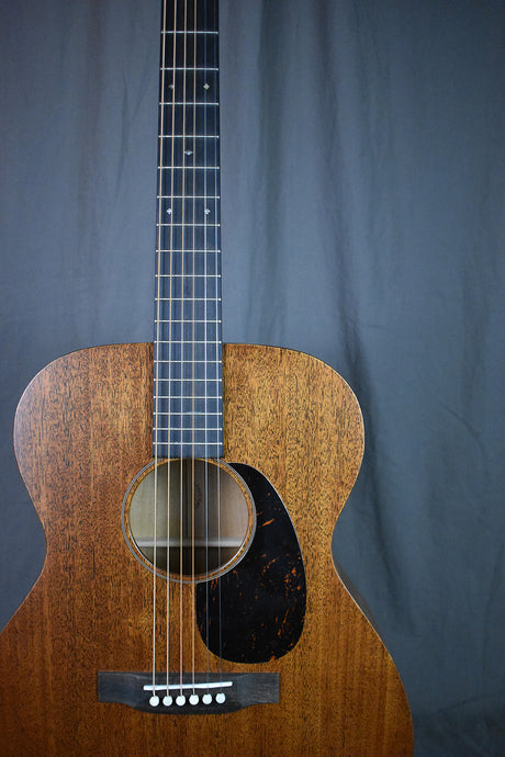Martin 000-17