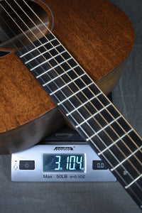 Martin 000-17
