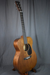 Martin 000-17