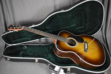 Load image into Gallery viewer, Martin 000-28 Ambertone