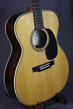Load image into Gallery viewer, Martin 000-EC 30th Anniversary Eric Clapton Signature