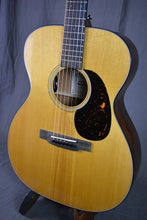 Load image into Gallery viewer, Martin 000E Retro Plus Mahogany
