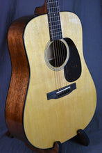 Load image into Gallery viewer, Martin D-18