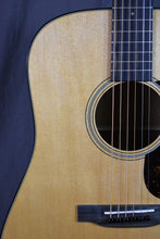 Load image into Gallery viewer, Martin D-18