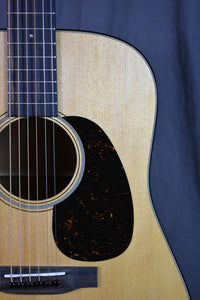 Martin D-18