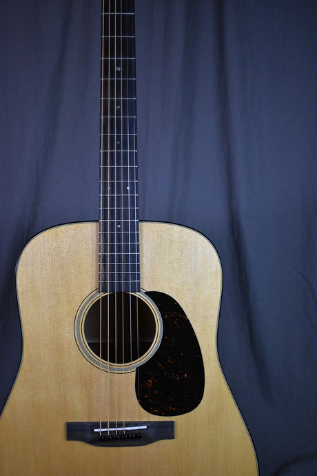 Martin D-18