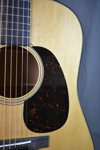Martin D-18