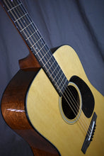Load image into Gallery viewer, Martin D-18