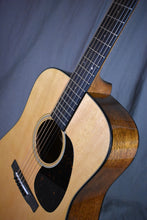 Load image into Gallery viewer, Martin D-18