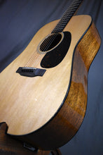 Load image into Gallery viewer, Martin D-18