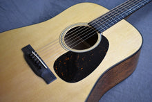 Load image into Gallery viewer, Martin D-18