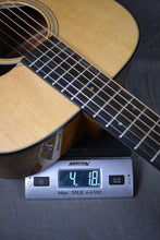 Load image into Gallery viewer, Martin D-18
