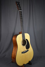 Load image into Gallery viewer, Martin D-18