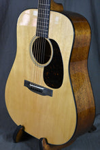 Load image into Gallery viewer, Martin D-18
