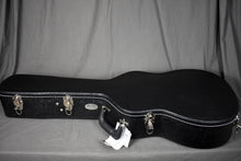 Load image into Gallery viewer, Martin 00-18 Joe Bonamassa