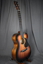 Load image into Gallery viewer, Martin 00-18 Joe Bonamassa