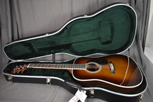 Load image into Gallery viewer, Martin D-35 Ambertone