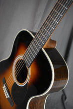 Load image into Gallery viewer, Martin OM-28 Sunburst