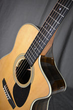 Load image into Gallery viewer, Martin SC-28E