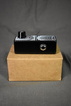 Load image into Gallery viewer, EarthQuaker Devices Easy Listening - Headphone Amplifier