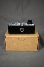 Load image into Gallery viewer, EarthQuaker Devices Easy Listening - Headphone Amplifier