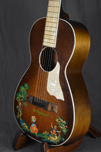 Load image into Gallery viewer, 1930s Harmony &quot;The Vagabond&quot; Parlor