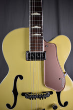 Load image into Gallery viewer, 1956 Gretsch 6189 Streamliner Bamboo Yellow/Copper Mist