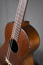 Load image into Gallery viewer, 1960s Martin Style 51 Baritone Ukulele