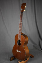 Load image into Gallery viewer, 1960s Martin Style 51 Baritone Ukulele