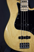 Load image into Gallery viewer, 2006 Fender American Vintage &#39;75 Jazz Bass