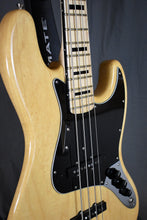 Load image into Gallery viewer, 2006 Fender American Vintage &#39;75 Jazz Bass