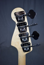 Load image into Gallery viewer, 2006 Fender American Vintage &#39;75 Jazz Bass