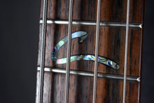 Load image into Gallery viewer, 2007 Peavey Cirrus 4 Tiger Eye Active Bass